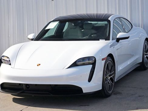 Used 2023 Porsche Taycan 4S w/ Premium Package image 49