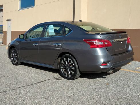 Used 2019 Nissan Sentra SR image 6
