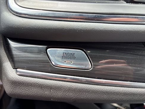 Used 2022 Buick Enclave Premium FWD image 25