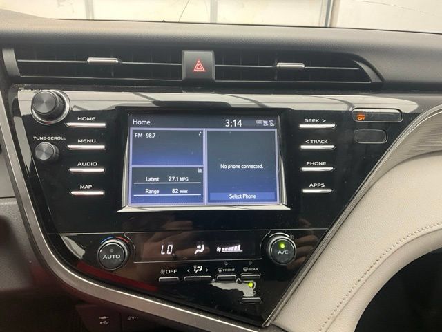 Used 2019 Toyota Camry SE FWD image 8