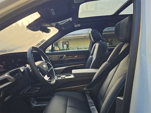 New 2026 Cadillac Vistiq Sport image 16