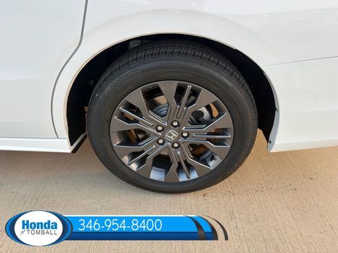 New 2026 Honda Odyssey Touring image 21
