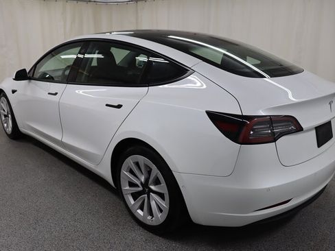 Used 2021 Tesla Model 3 Standard Range Plus RWD image 5