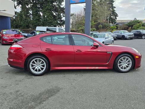 Used 2011 Porsche Panamera 4 image 2
