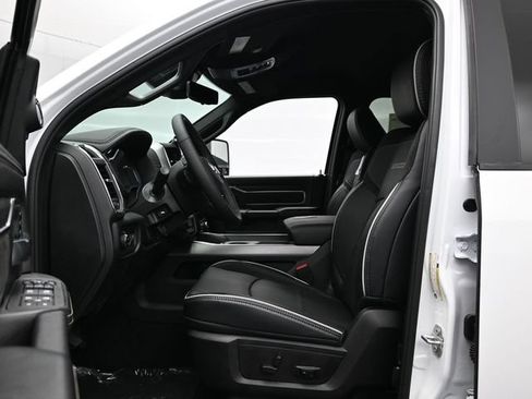 New 2026 RAM 2500 Laramie AWD/4WD image 19