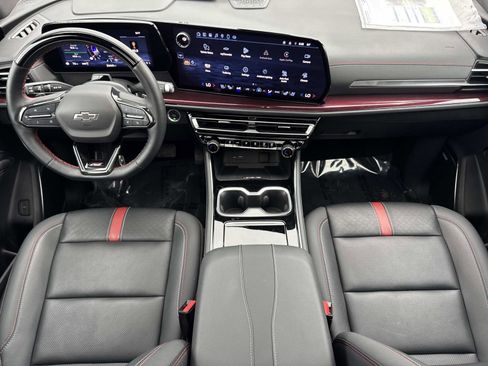 Used 2024 Chevrolet Traverse RS w/ LPO, Floor Liner Package image 9