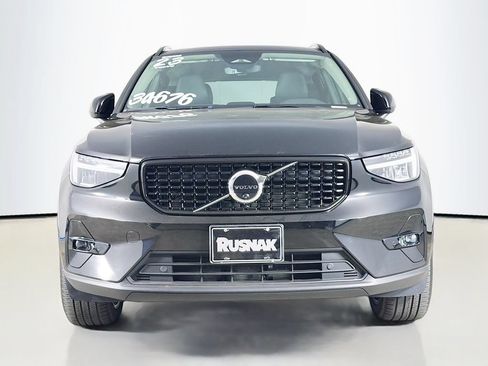 Used 2023 Volvo XC40 B5 Ultimate w/ Protection Package Premier AWD/4WD image 2
