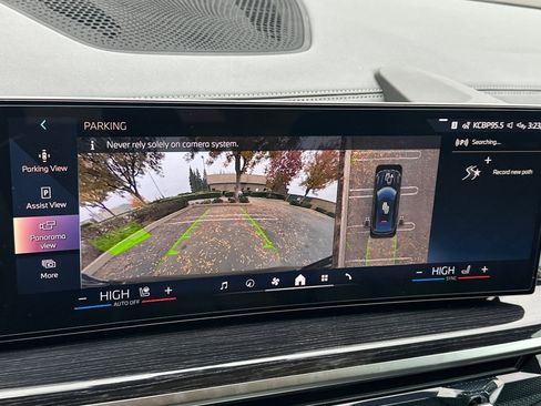 New 2026 BMW X6 xDrive40i w/ Climate Comfort Package image 17