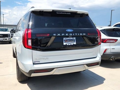 Used 2025 Ford Expedition Max Platinum AWD/4WD image 2