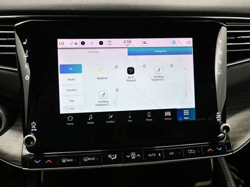 Used 2023 Jeep Wagoneer L Series III w/ Preferred Equipment Group image 24