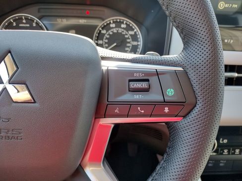 New 2026 Mitsubishi Outlander SE AWD/4WD image 29