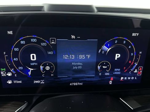 Used 2025 Chevrolet Suburban LT AWD/4WD image 12