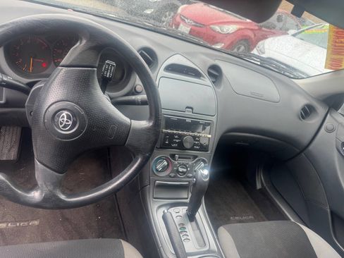 Used 2004 Toyota Celica GT image 9