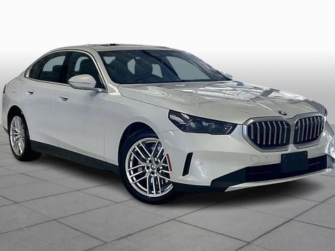 Certified 2024 BMW 530i image 2