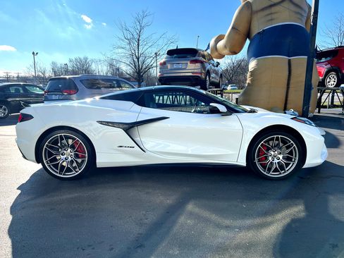 Used 2024 Chevrolet Corvette Z06 image 7