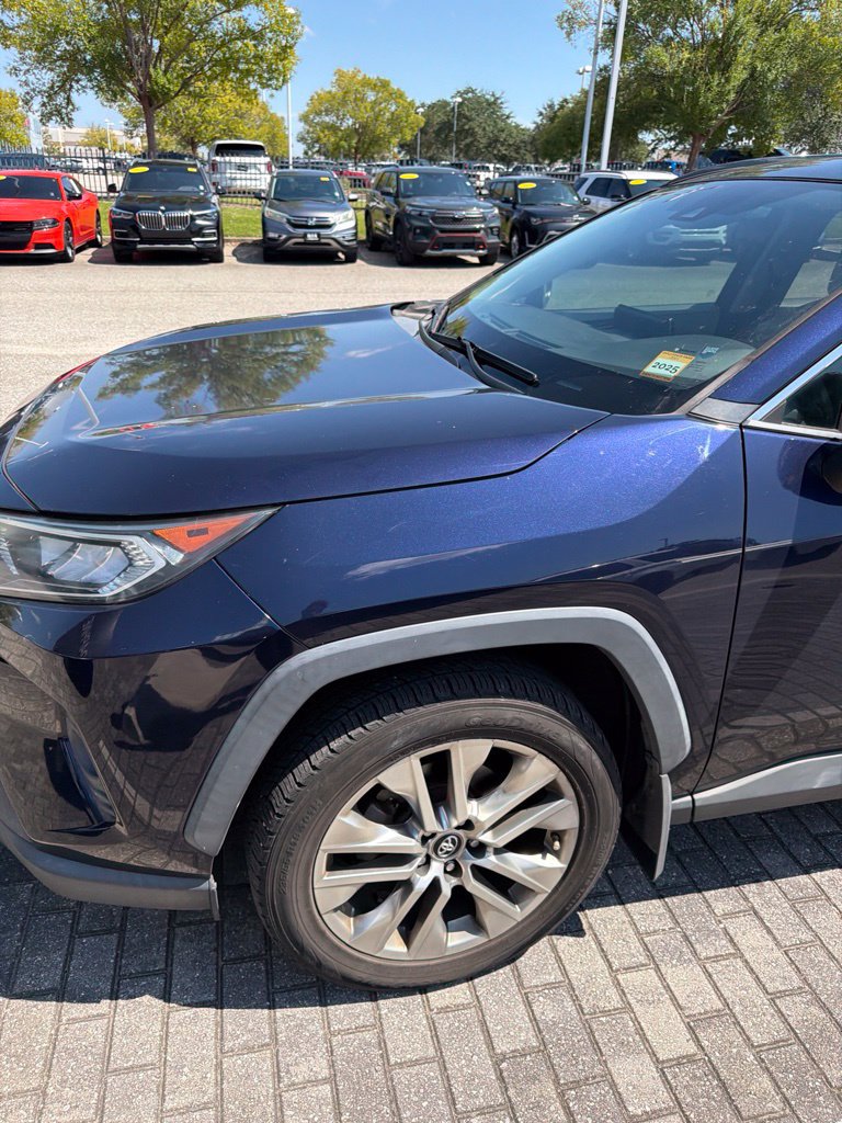 Used 2019 Toyota RAV4 XLE Premium FWD image 19
