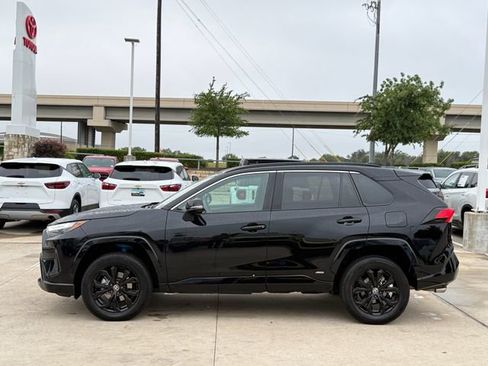 Used 2022 Toyota RAV4 SE AWD/4WD image 8