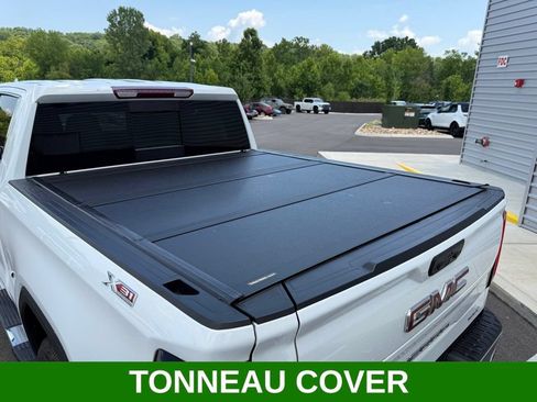 Used 2023 GMC Sierra 1500 SLT w/ SLT Premium Package AWD/4WD image 13