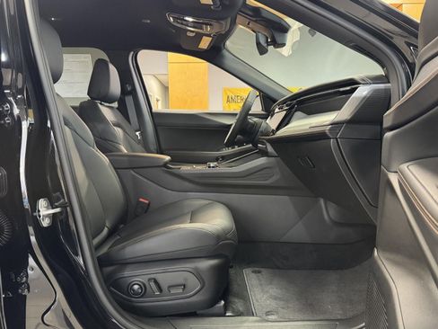 New 2026 Jeep Cherokee Limited image 25