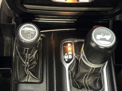 Used 2021 Jeep Wrangler Unlimited Sahara w/ Cold Weather Group AWD/4WD image 34