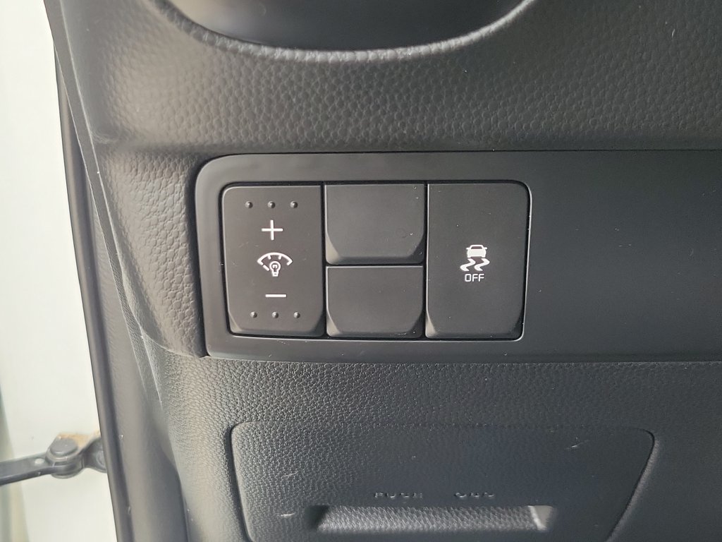 Used 2018 Kia Soul ! FWD image 30