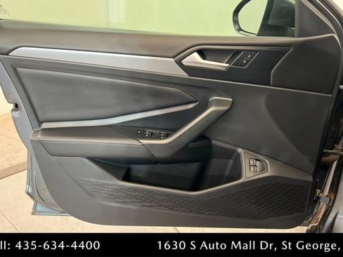 Used 2022 Volkswagen Jetta SE image 14