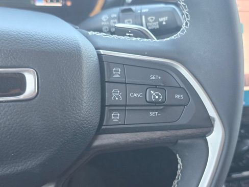 Used 2023 Jeep Grand Cherokee 4WD 4xe image 35