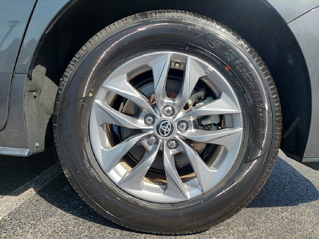 Used 2025 Toyota Sienna LE FWD image 32