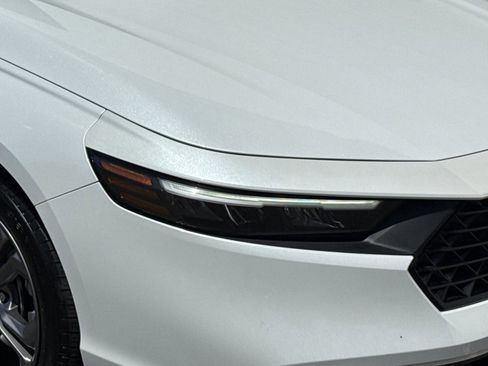 Certified 2023 Honda Accord EX image 10
