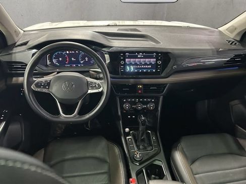 Used 2022 Volkswagen Taos SEL w/ Panoramic Sunroof Package AWD/4WD image 2