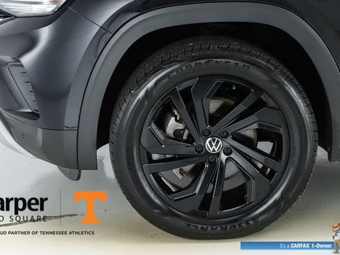 Used 2023 Volkswagen Atlas SE w/ Black Wheel Package FWD image 5