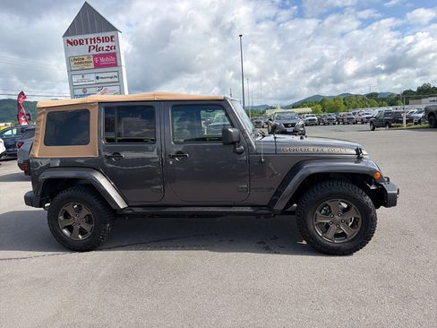 Used 2018 Jeep Wrangler Unlimited Sport AWD/4WD image 6