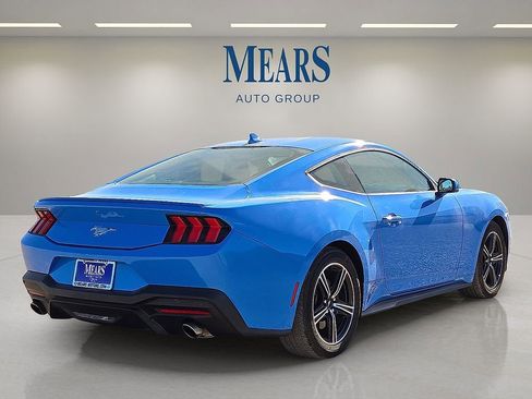 Used 2024 Ford Mustang Premium image 5