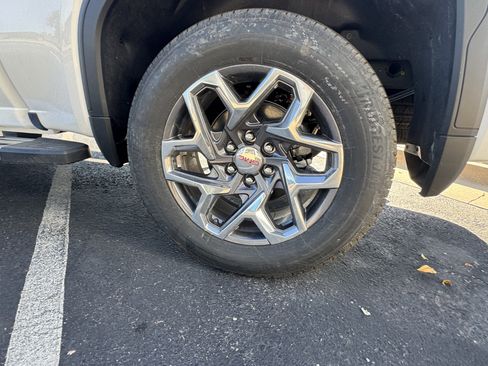 New 2026 GMC Sierra 1500 SLT w/ SLT Premium Package image 6