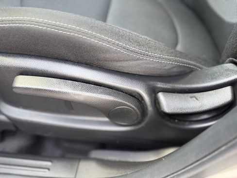 Used 2018 Kia Soul + FWD image 11