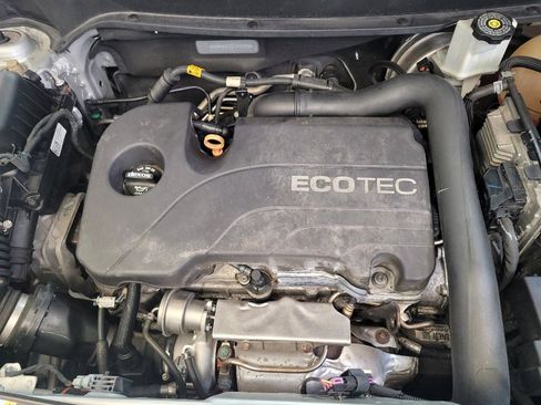 Used 2018 Chevrolet Equinox LS FWD image 30
