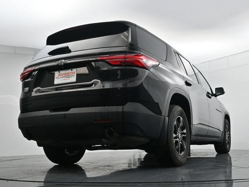 Used 2023 Chevrolet Traverse LT FWD image 36