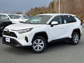 New 2025 Toyota RAV4 LE video 1