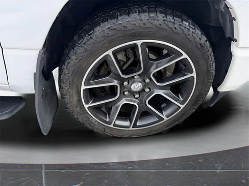 Used 2020 RAM 1500 Sport w/ Comfort & Convenience Group image 16