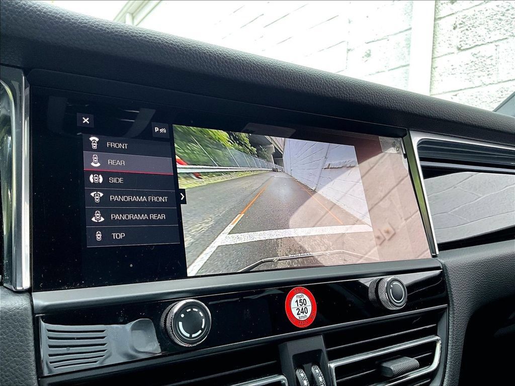 Certified 2026 Porsche Macan AWD/4WD image 26