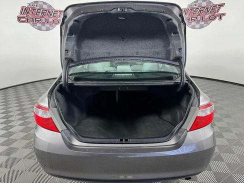 Used 2017 Toyota Camry LE image 25