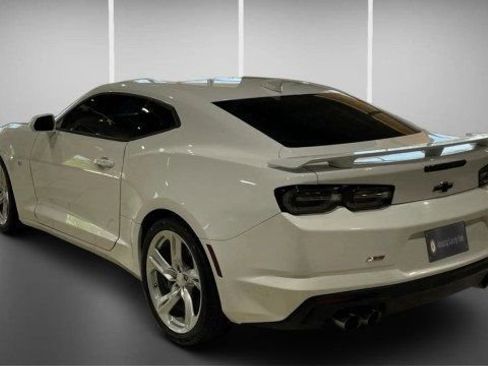 Used 2021 Chevrolet Camaro SS RWD image 3