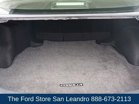 Used 2021 Toyota Corolla LE FWD image 17