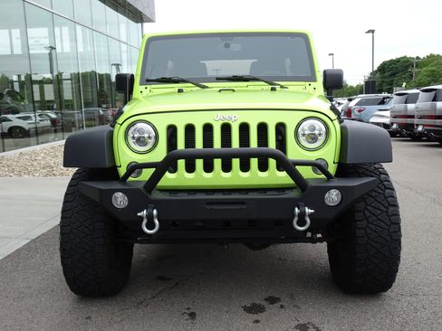 Used 2016 Jeep Wrangler Unlimited Rubicon w/ Max Tow Package AWD/4WD image 7