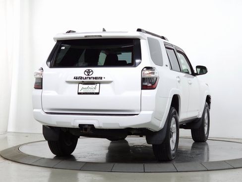 Used 2019 Toyota 4Runner SR5 Premium image 8