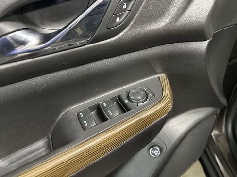 Used 2019 GMC Acadia SLE AWD/4WD image 17