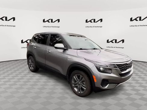 Used 2021 Kia Seltos LX AWD/4WD image 3