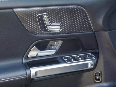 Certified 2024 Mercedes-Benz EQB 300 4MATIC image 21