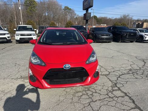 Used 2015 Toyota Prius C Two image 8
