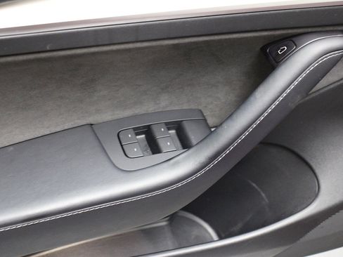 Used 2022 Tesla Model 3 image 22